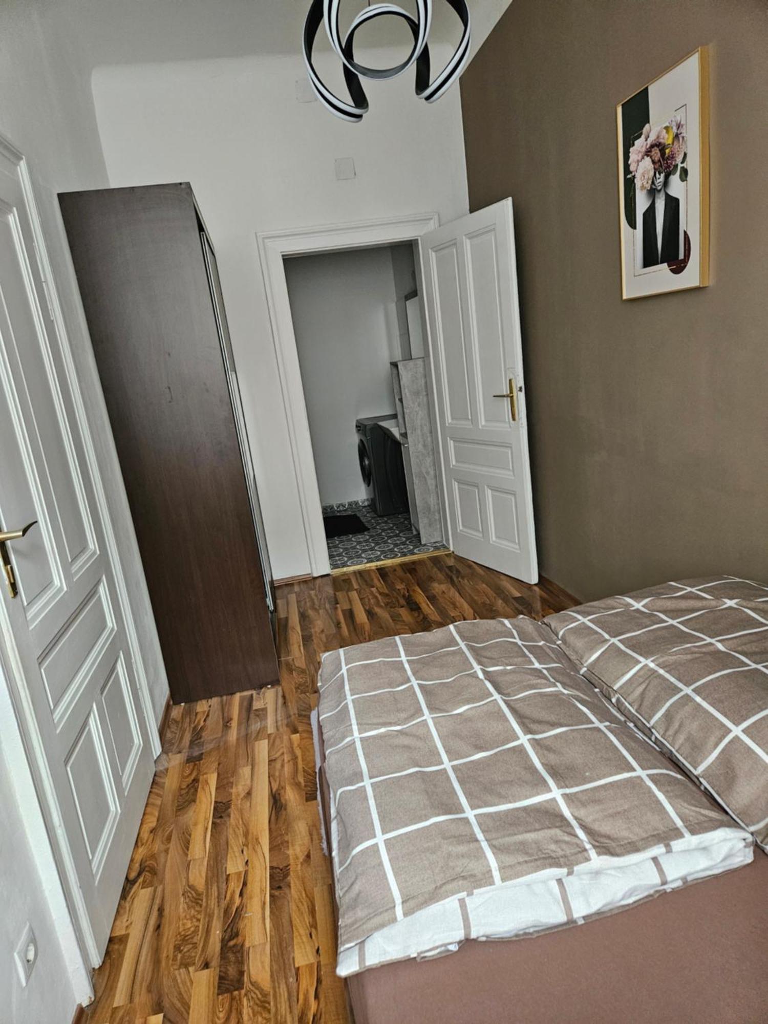 Gold Appartman Wien Zimmer foto